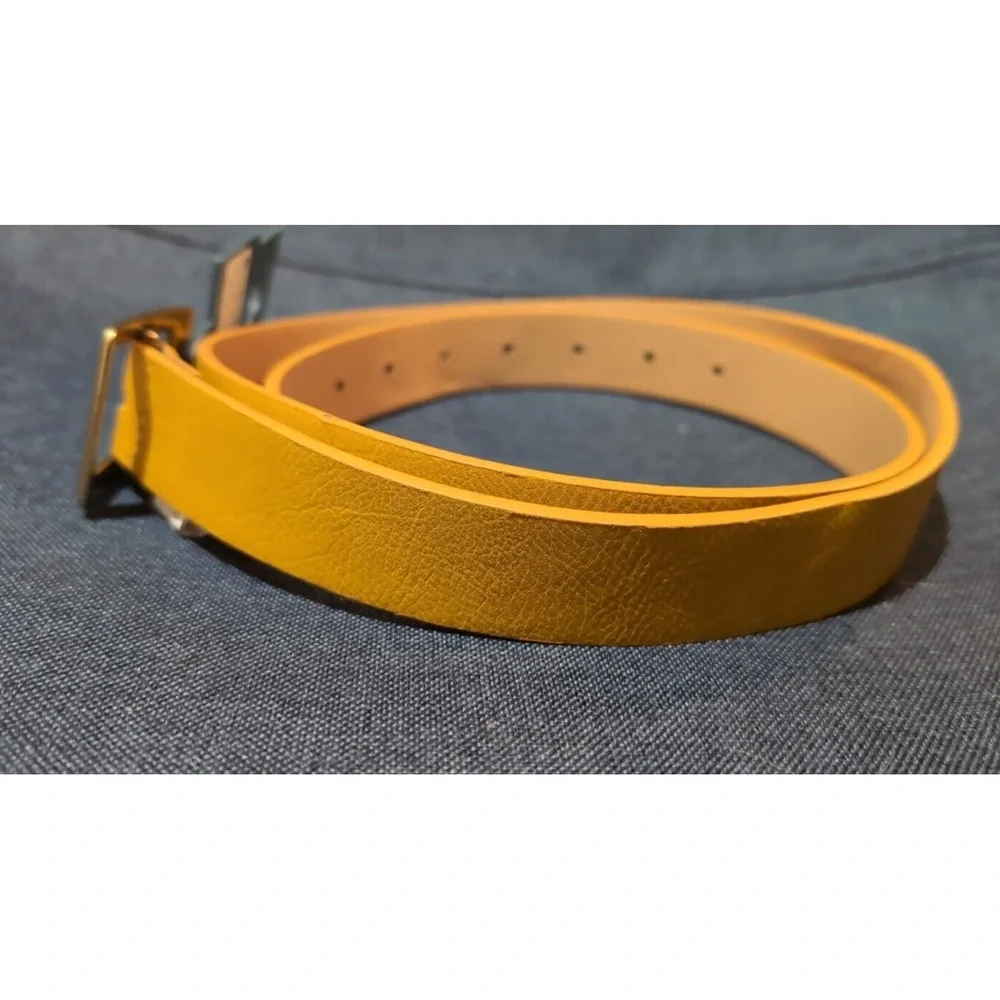 Universal Thread Belt NWT Women's Size S Golden